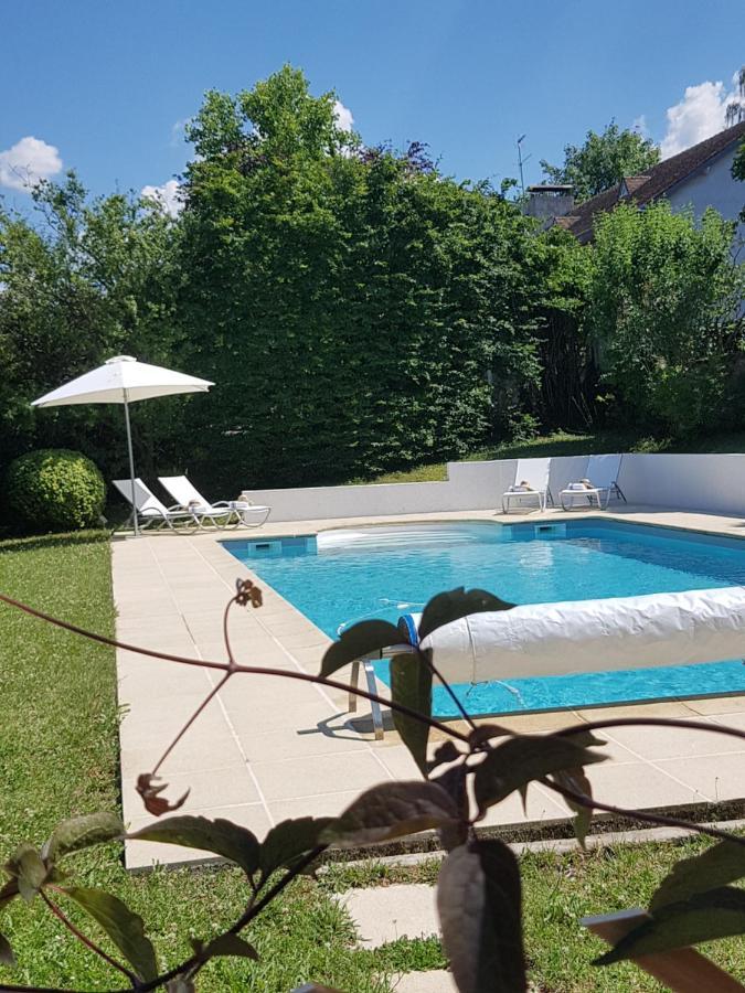 Clos Des Campanules Brioude Bagian luar foto